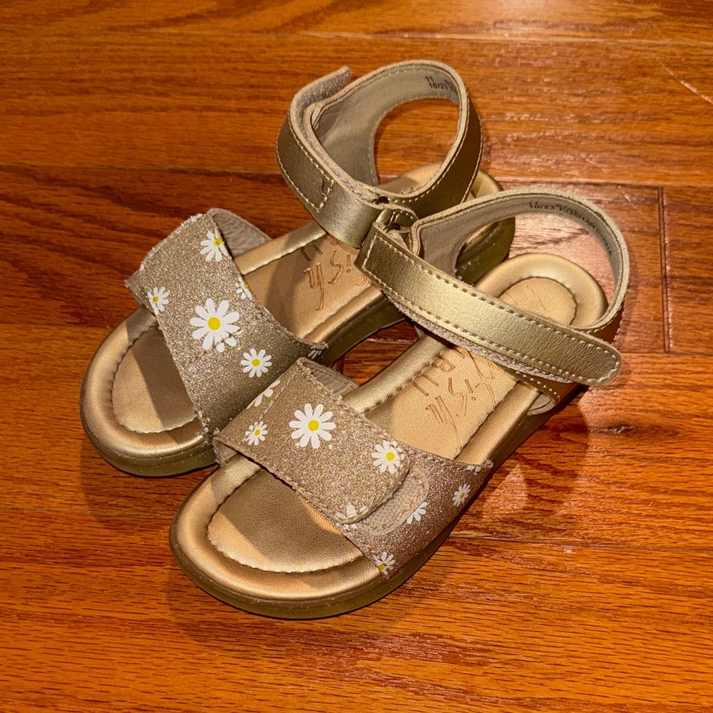 Blowfish Malibu kids Marloon gold sandal with daisy design 11